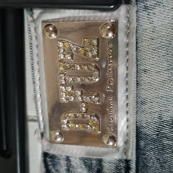 Grey Acidwashed Skinny Jeans w. Button Bottoms - Picture 3 of 8